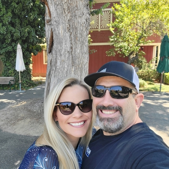 Meet your Posher, Amy - Picture 2 of 7